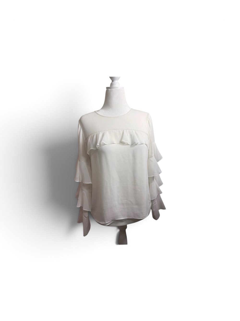 White House Black Market white Ruffle Sleeve Blouse size 6